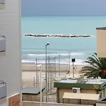 Casa Di Giorgio Пезаро